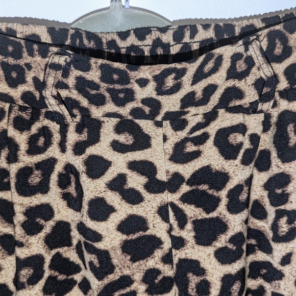 Torrid EUC size 0(12) Pull on Wide Leg Challis Pant Leopard print - Picture 4 of 5
